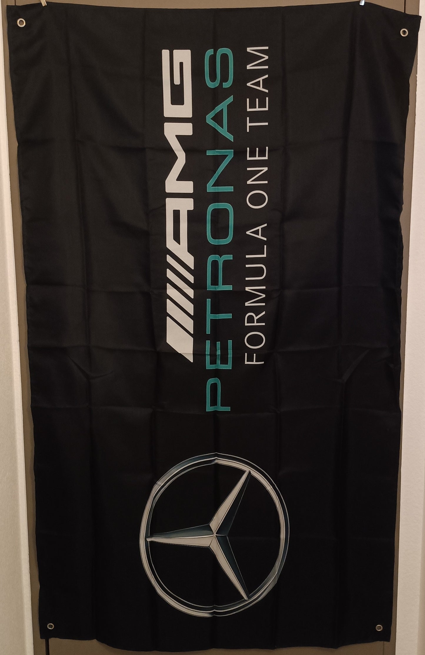 Drapeau mercedes amg